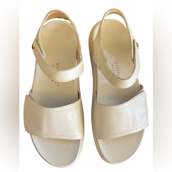 Vionic Awaken Recovery Leather Platform Banded Open Toe Sandals - Picture 3 of 12